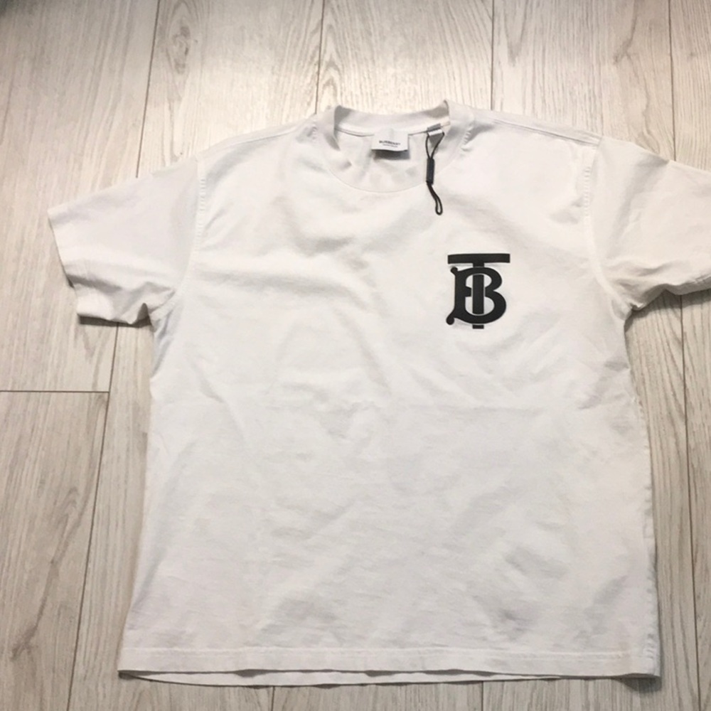 Burberry T shirt